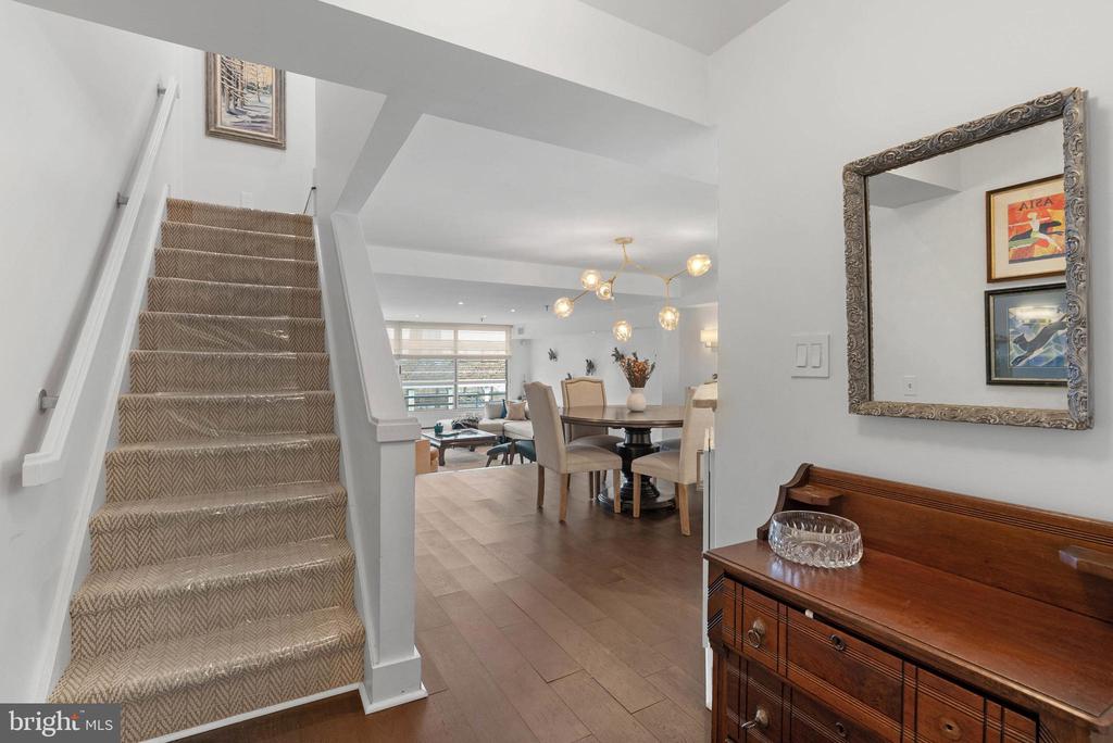 7 N Chris Columbus Blvd #233