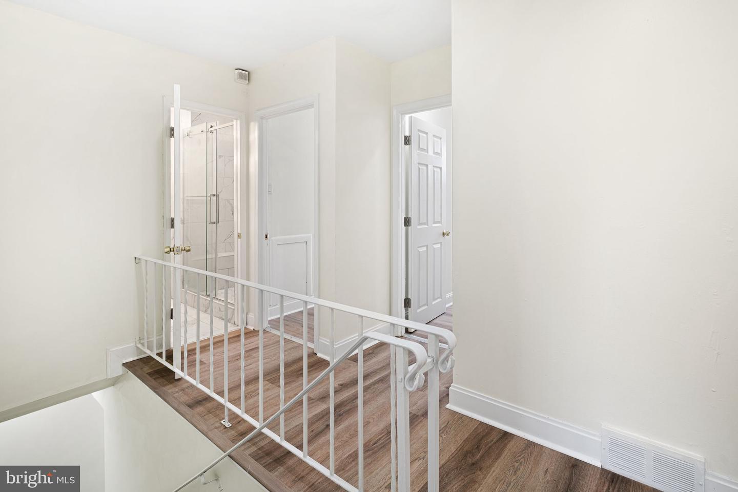 882 N 48th St