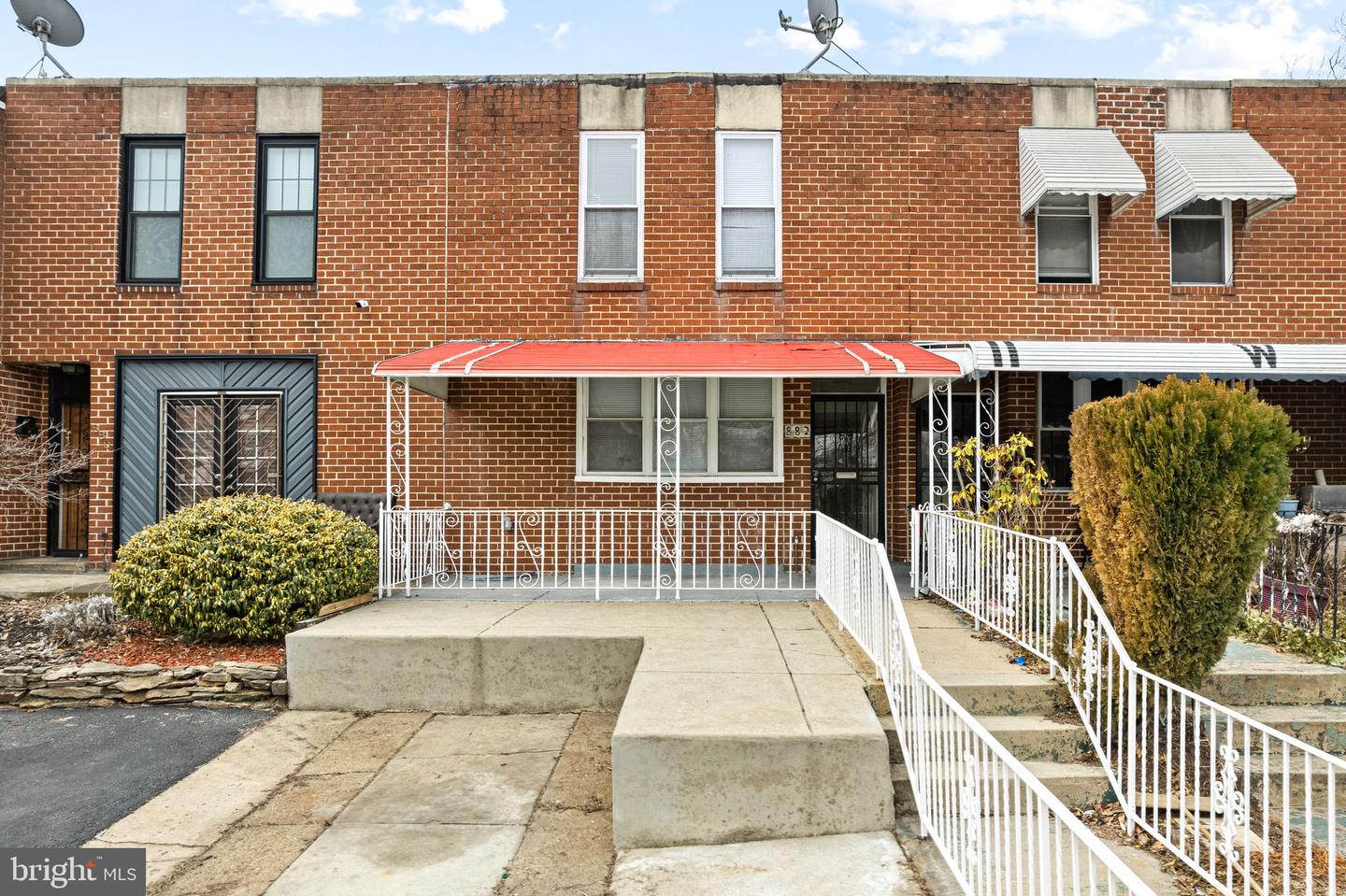 882 N 48th St