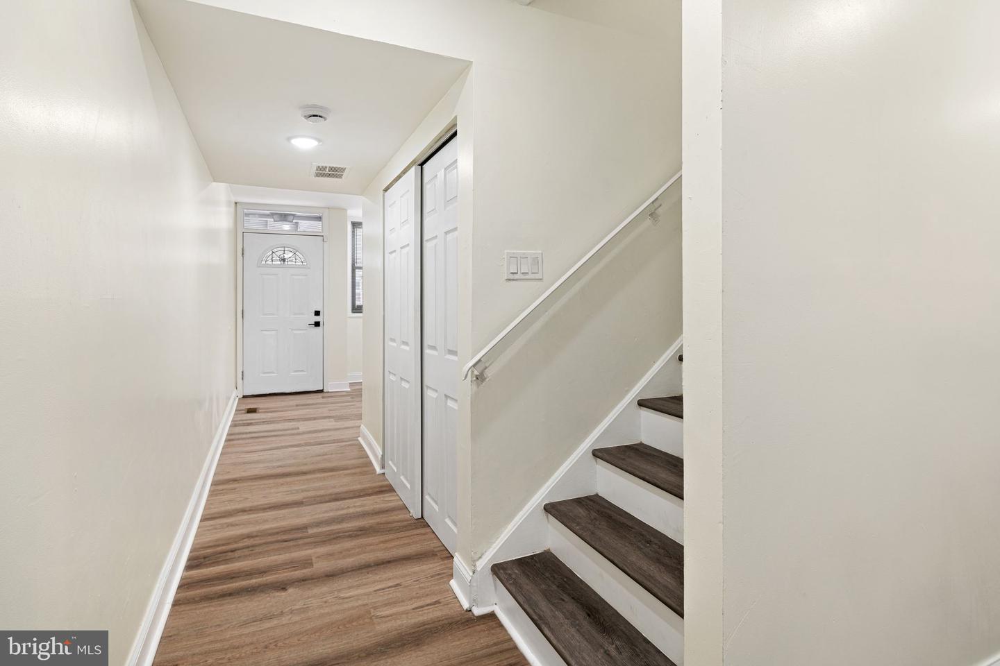 882 N 48th St
