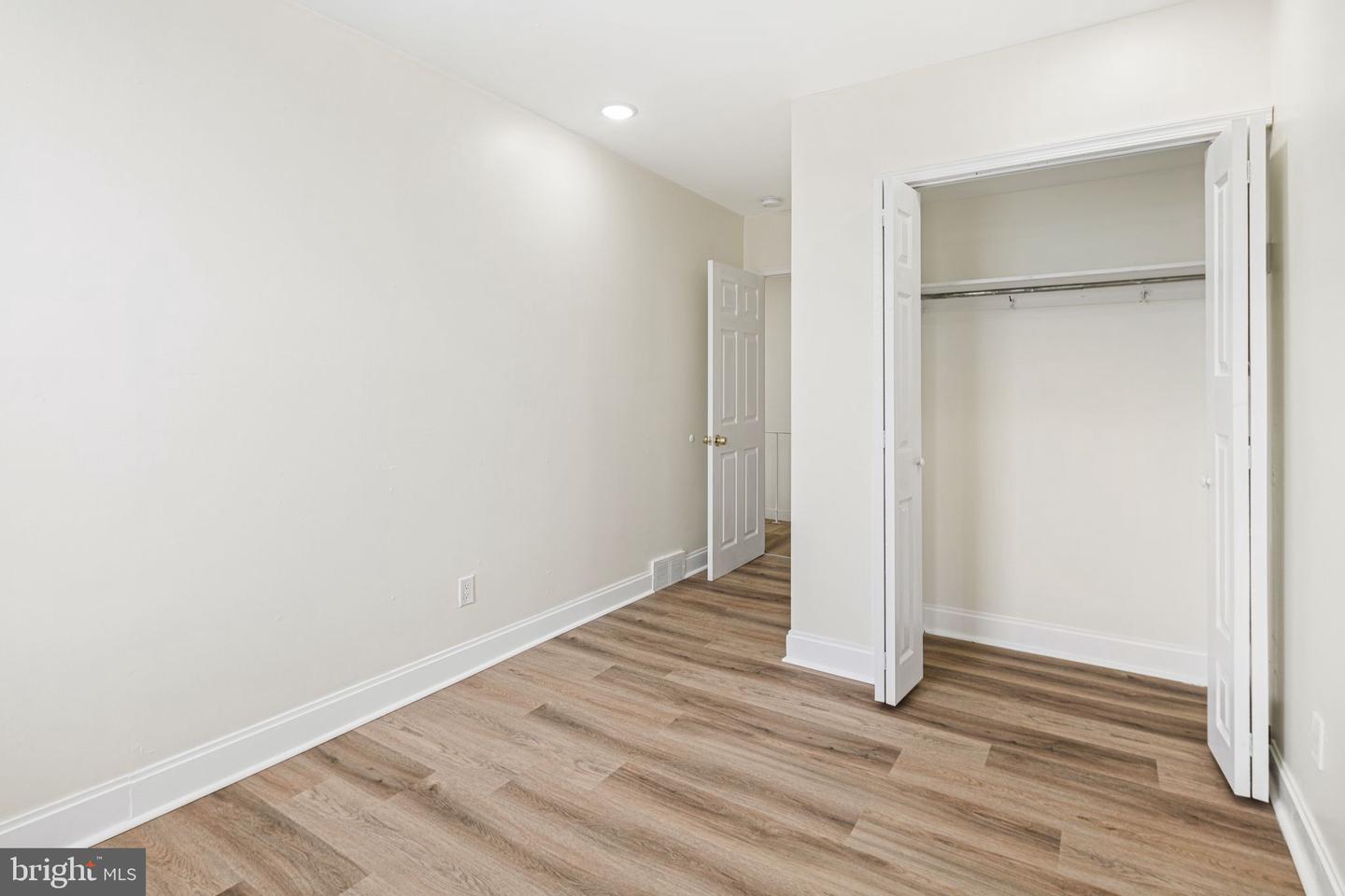 882 N 48th St