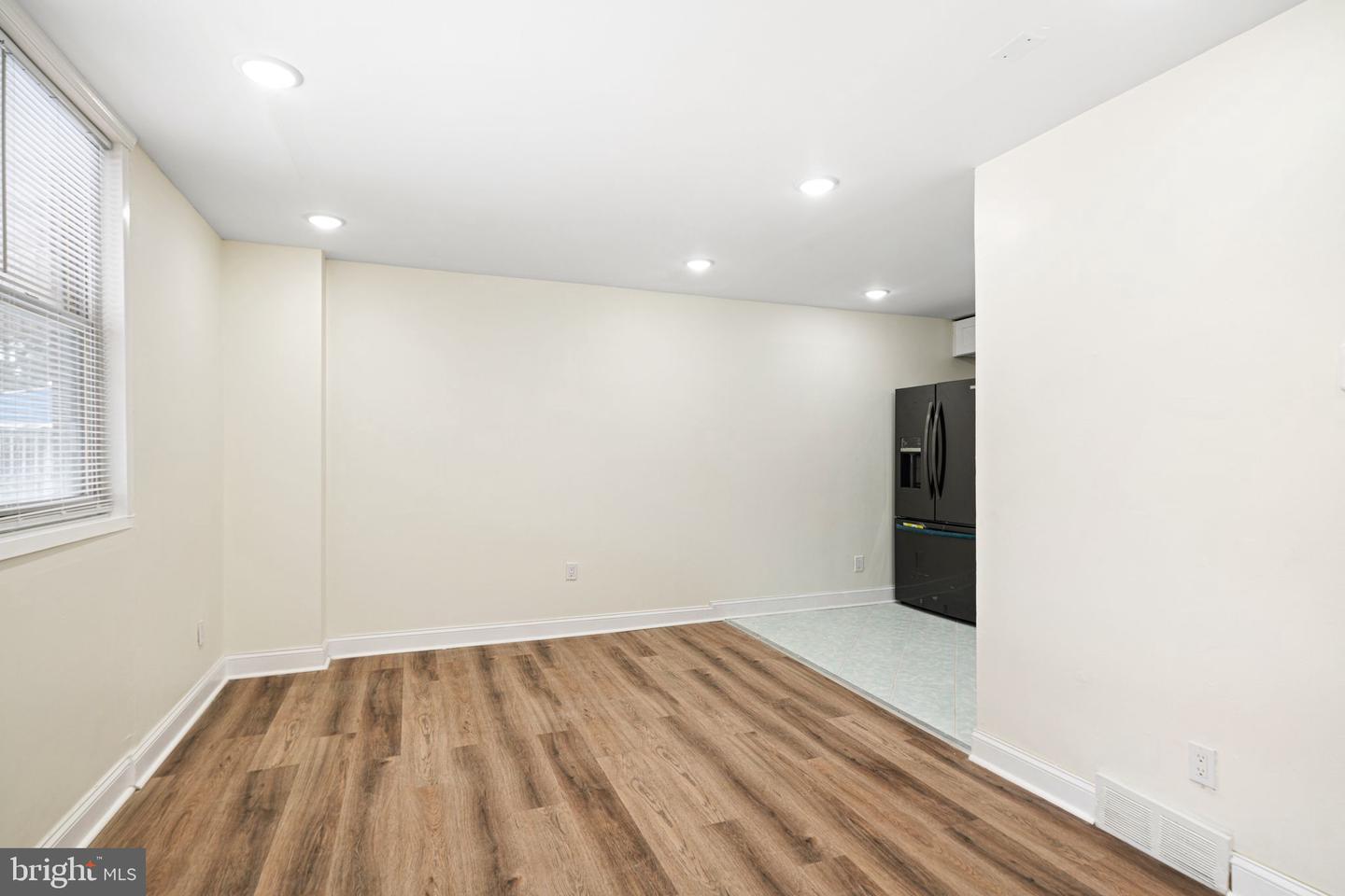 882 N 48th St
