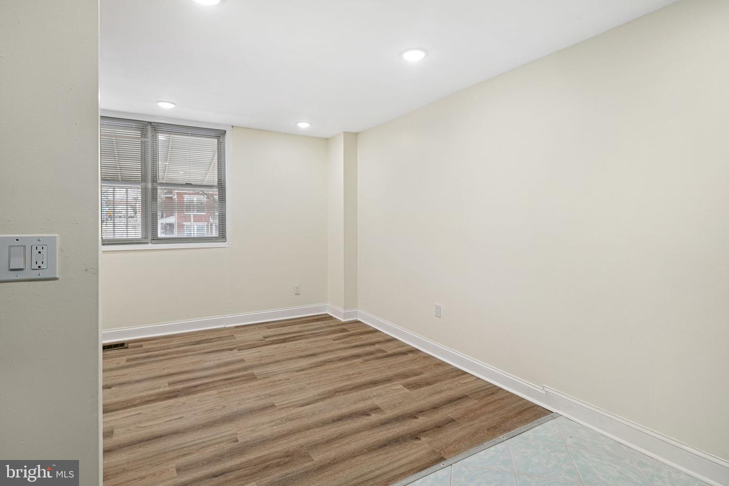 882 N 48th St