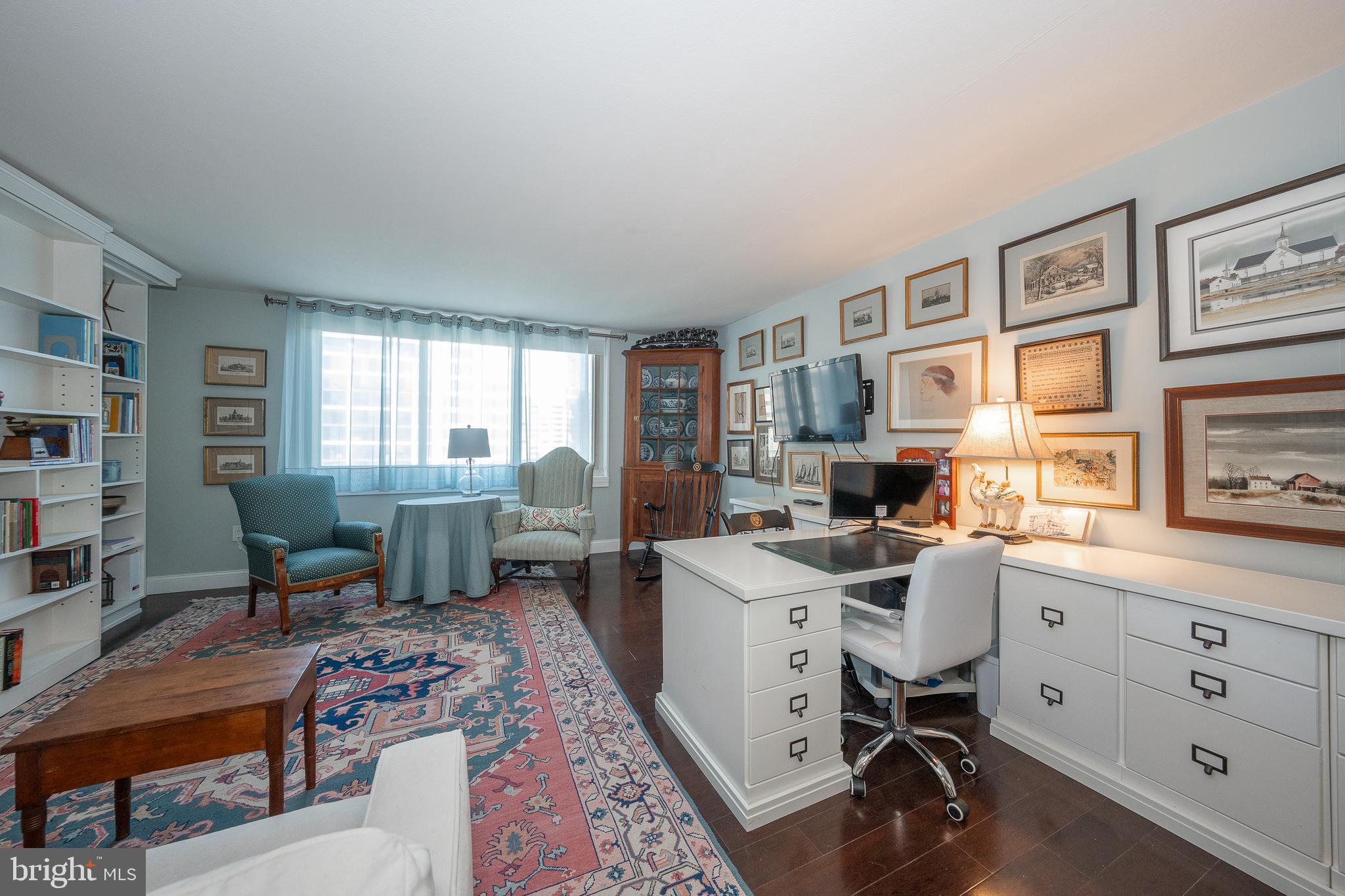 1919 Chestnut St #2423