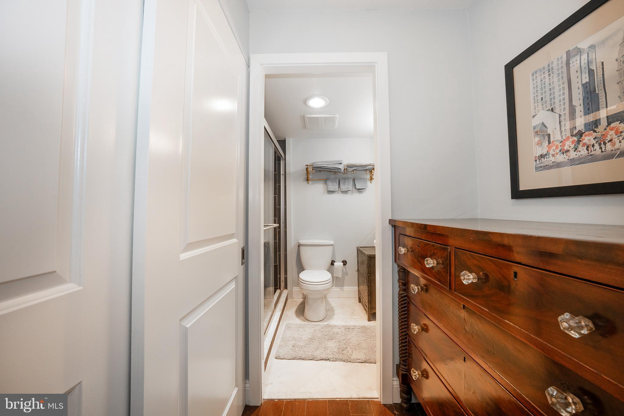 1919 Chestnut St #2423