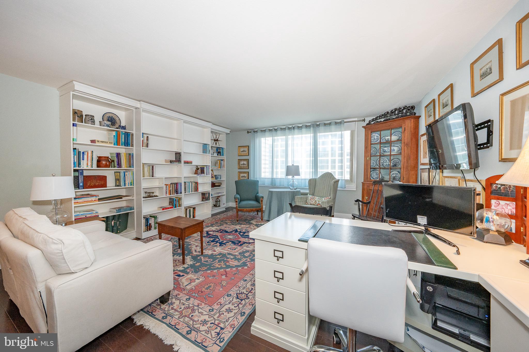 1919 Chestnut St #2423