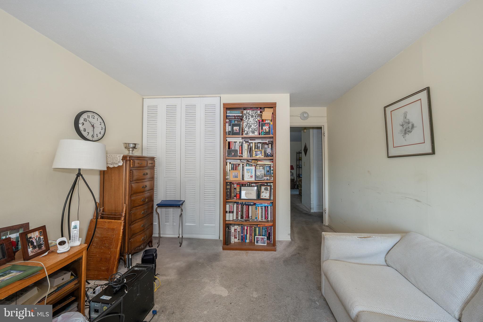 1919 Chestnut St #2405