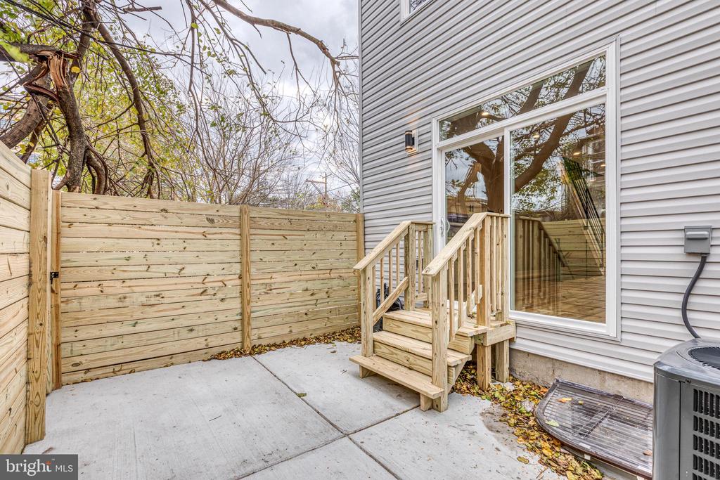 2103 N Philip St