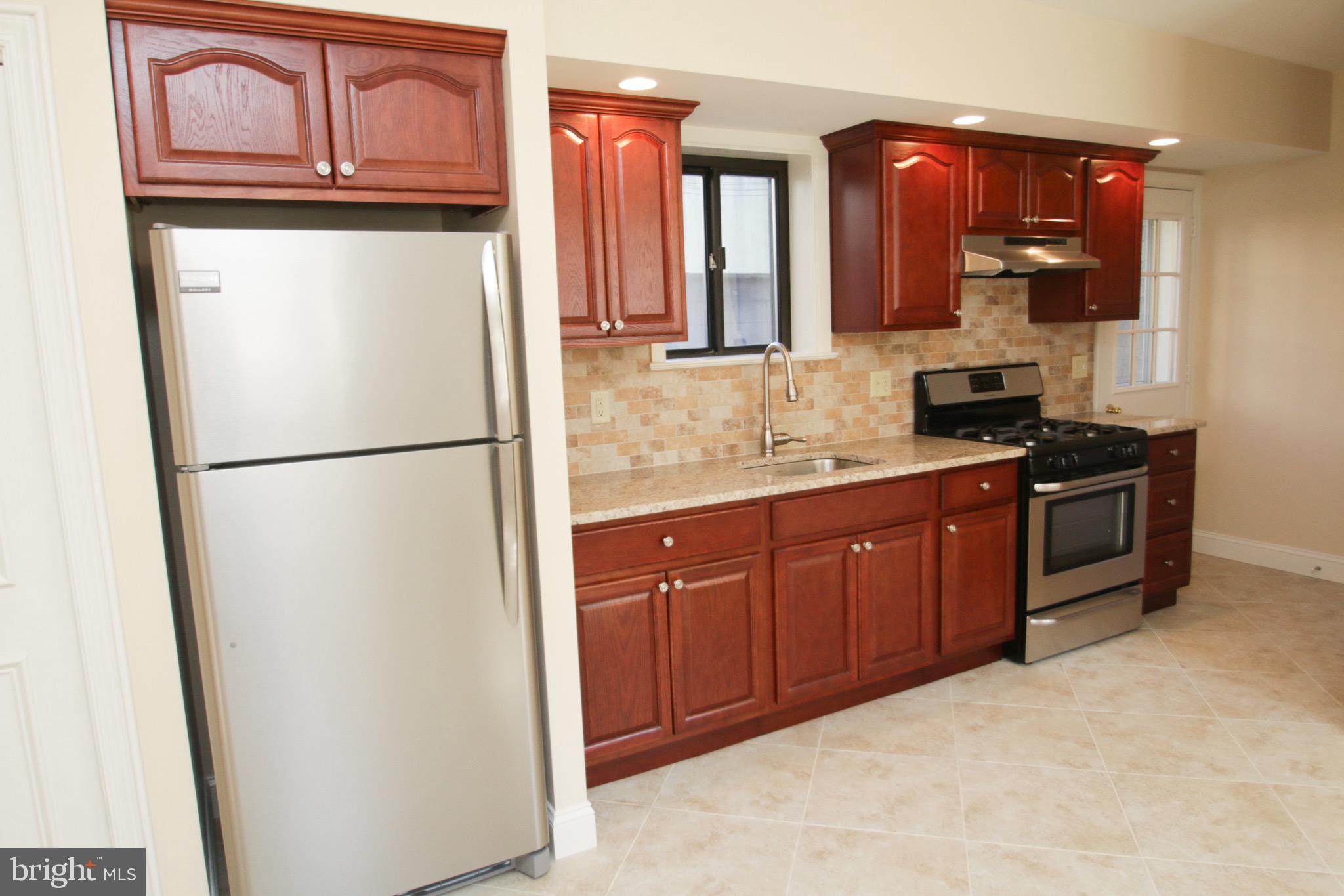 1927 S 10TH ST #1ST FLOOR