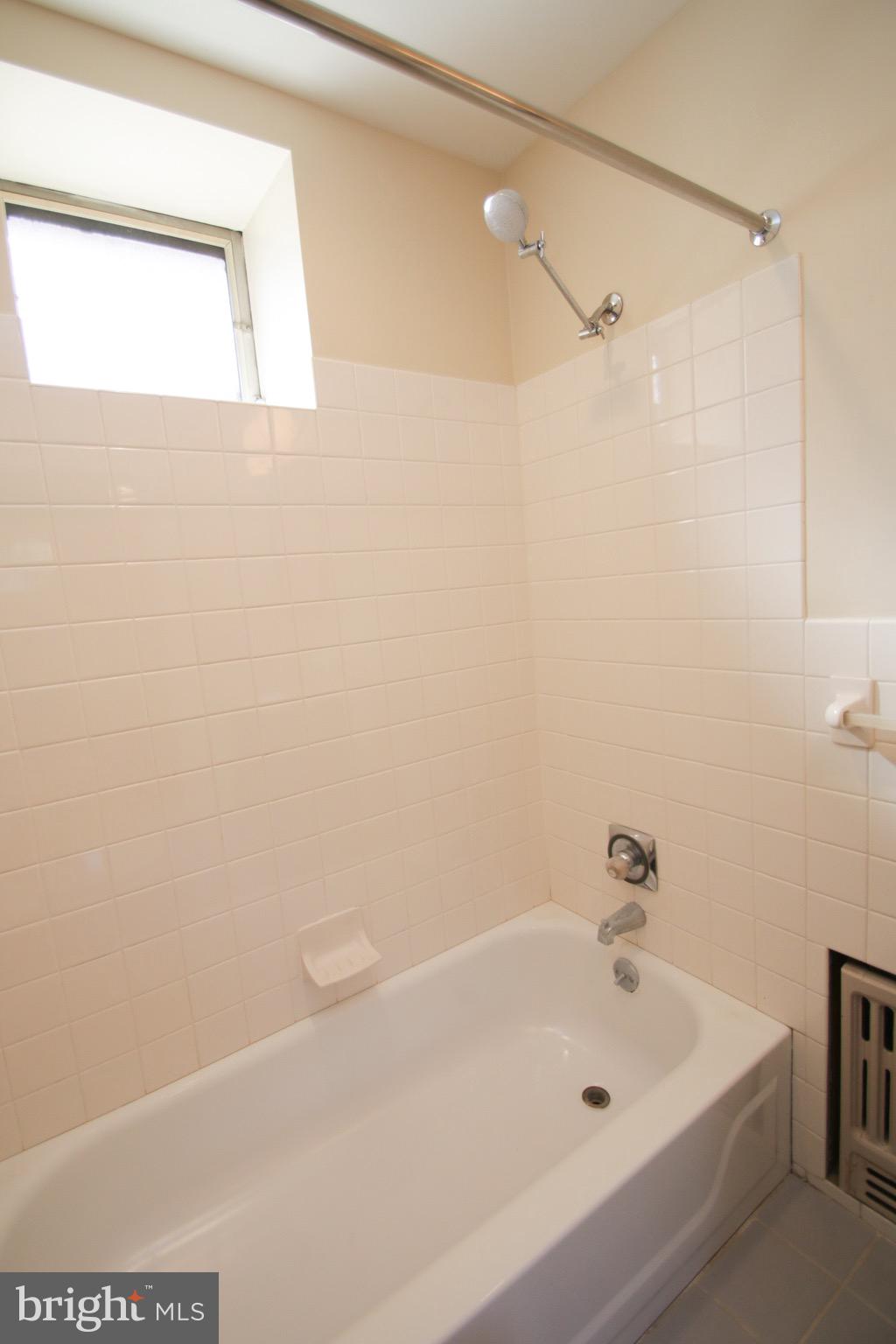 1927 S 10TH ST #1ST FLOOR