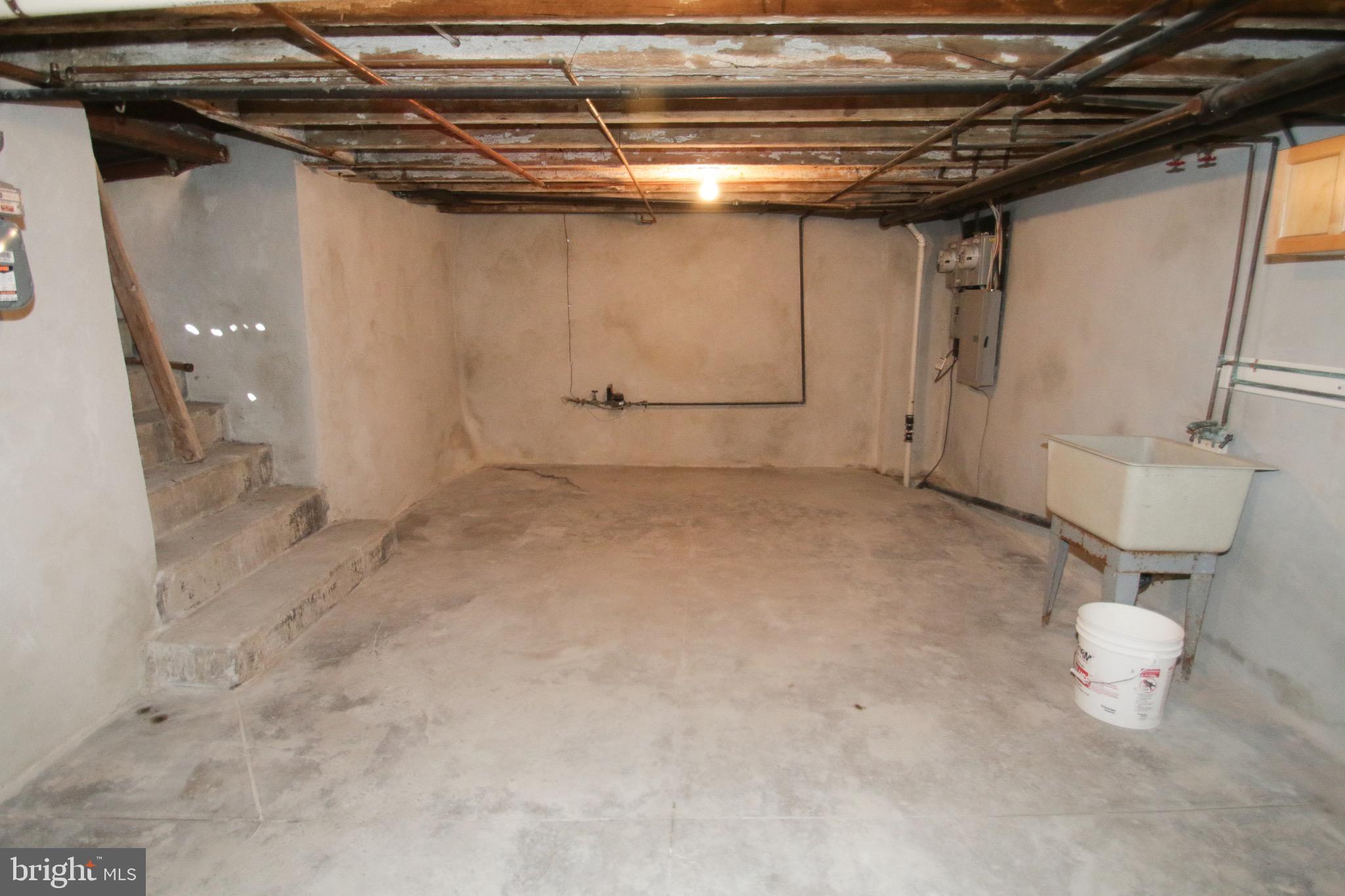 1927 S 10TH ST #1ST FLOOR