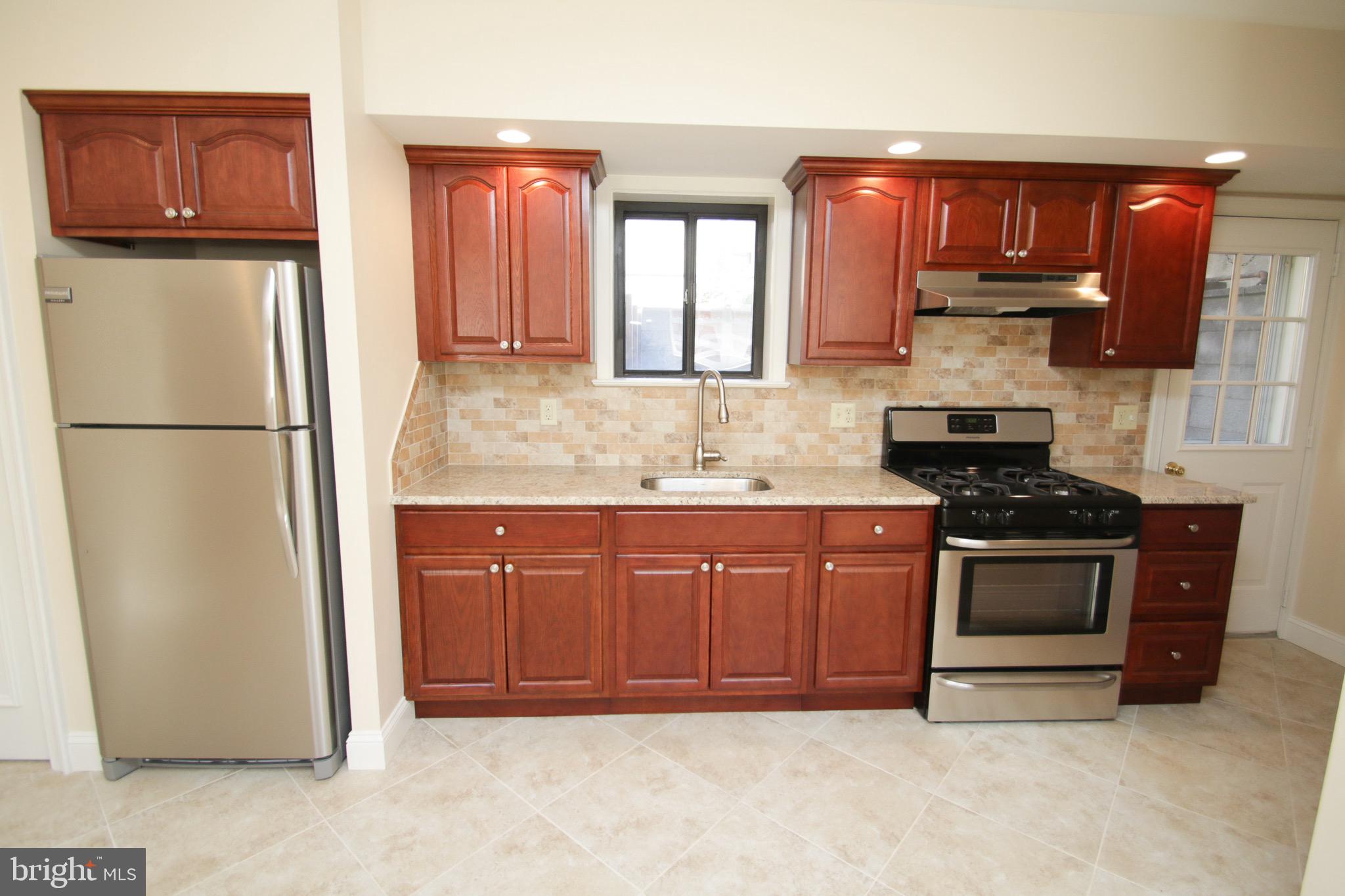 1927 S 10TH ST #1ST FLOOR