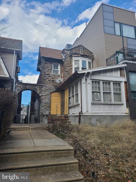 4731 Walnut St