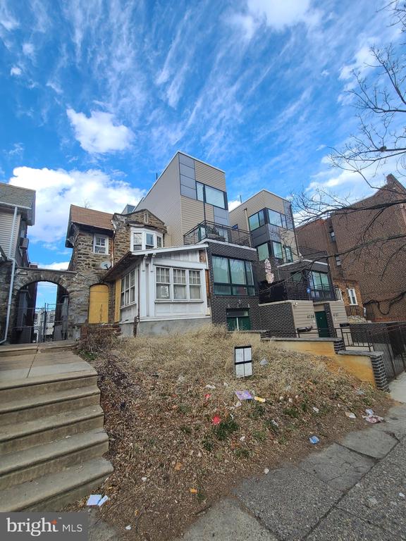 4731 Walnut St