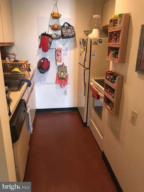 315 NEW ST #411