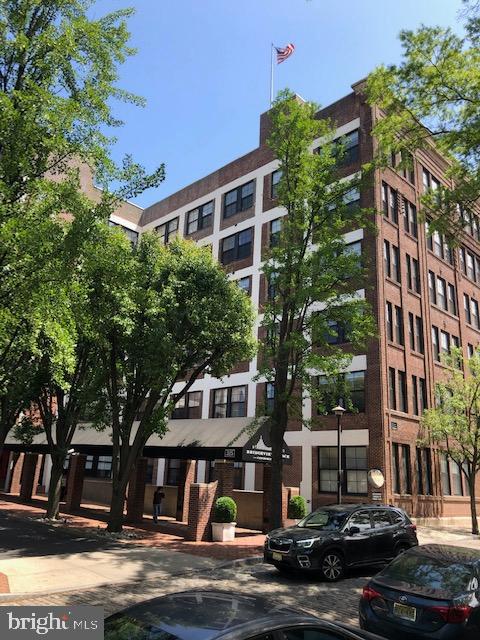 315 NEW ST #411
