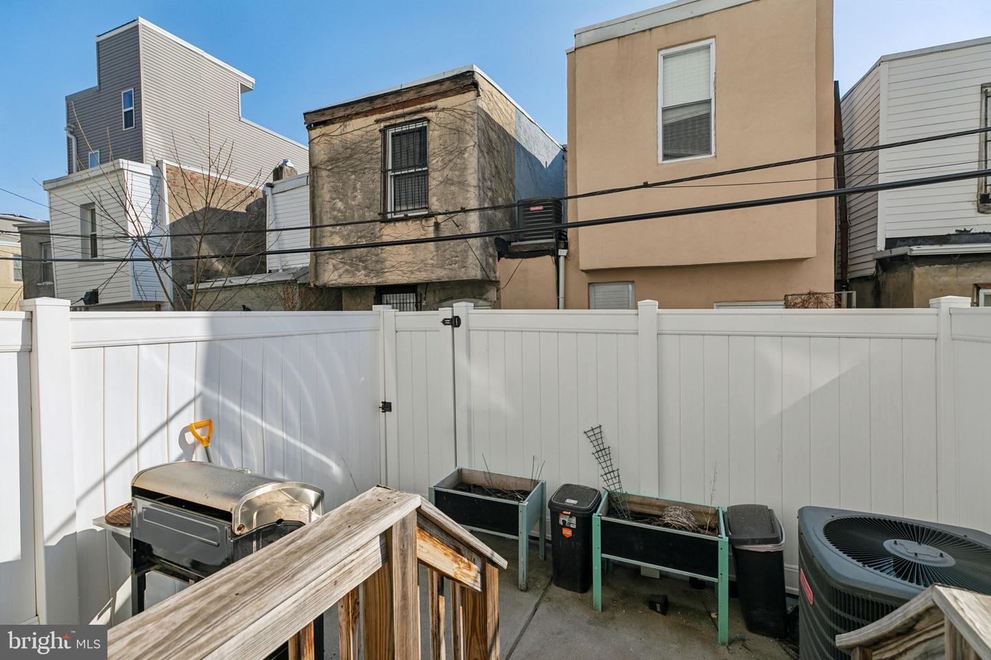 1920 Fernon St