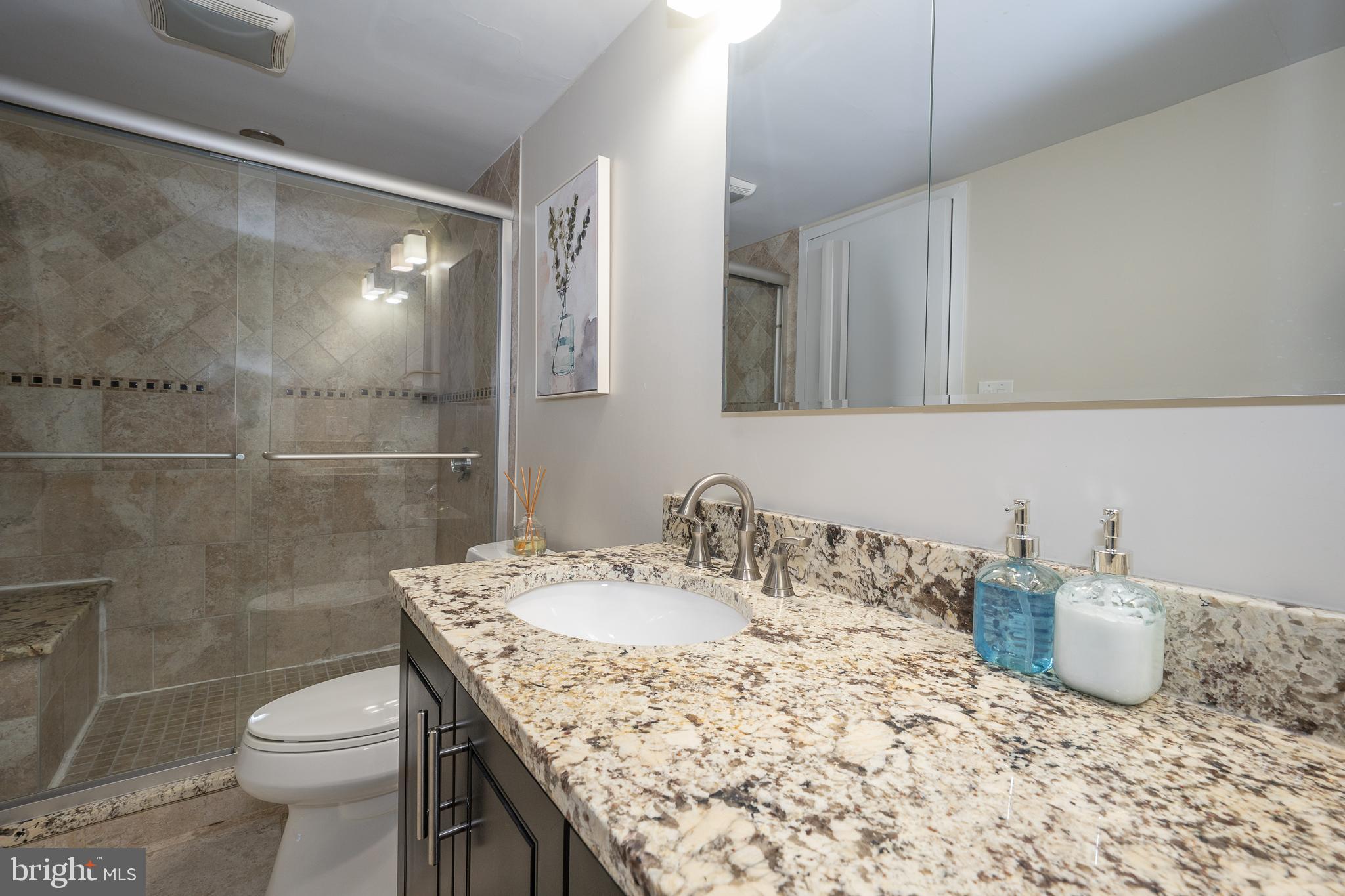 1919 Chestnut St #1007