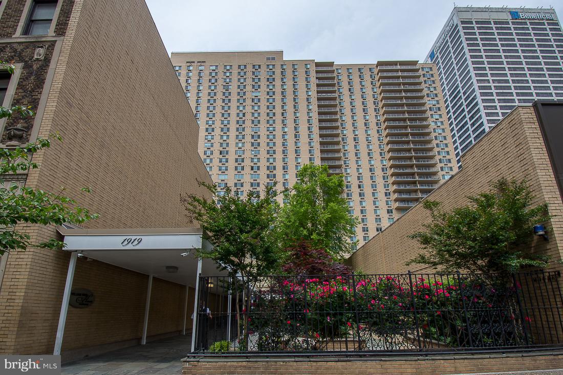 1919 Chestnut St #1007