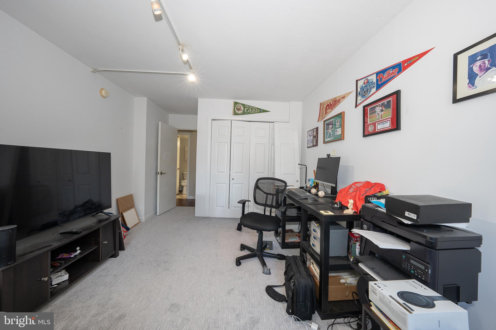 1919 Chestnut St #1007