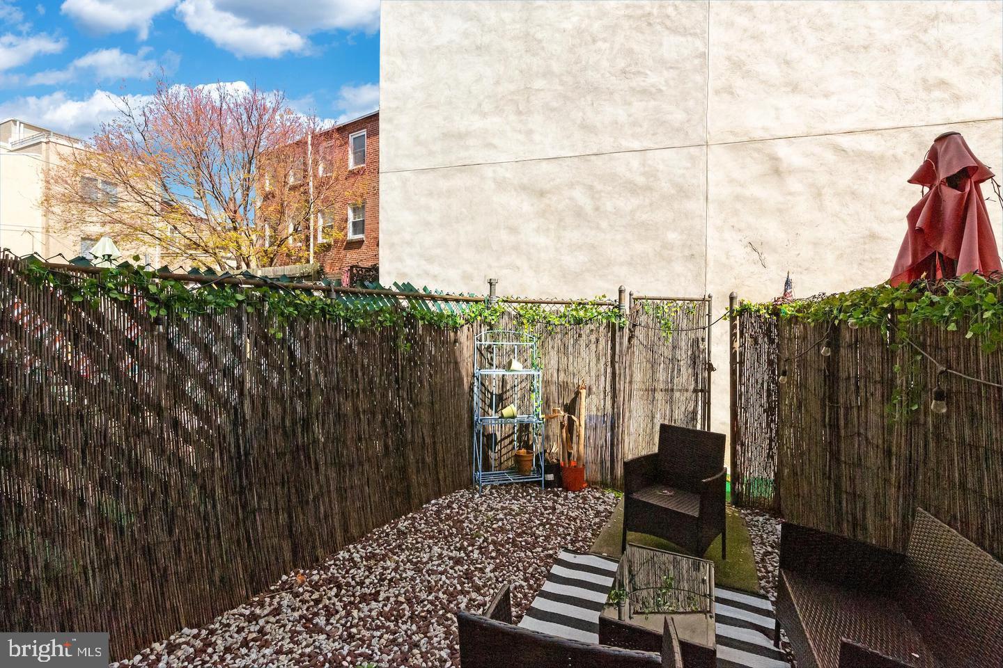 327 Poplar St