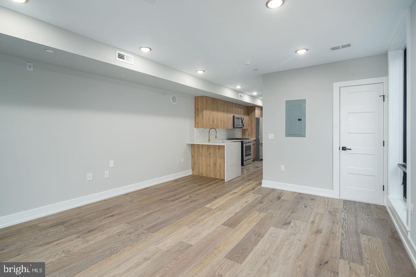 1525 Catharine St #2