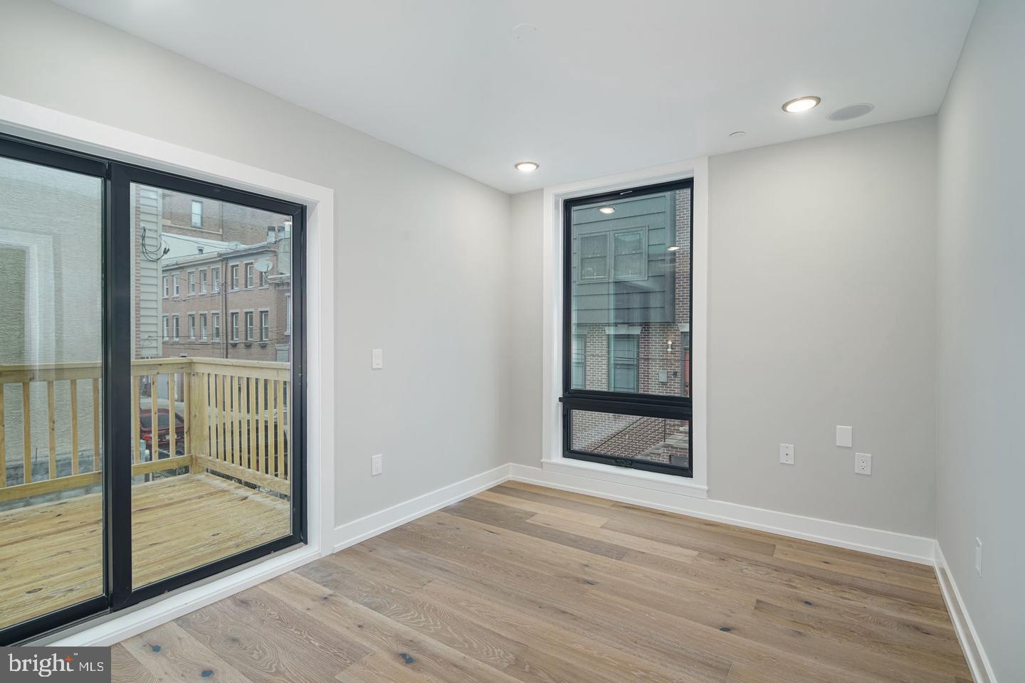 1525 Catharine St #2