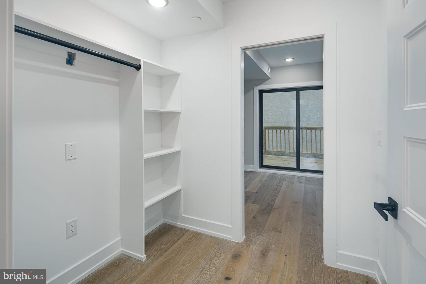 1525 Catharine St #2