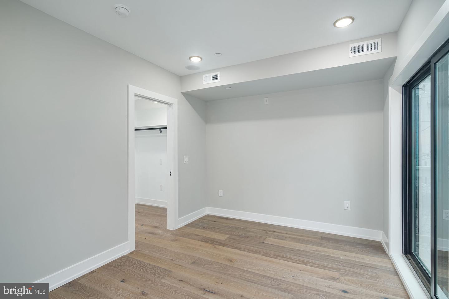 1525 Catharine St #2