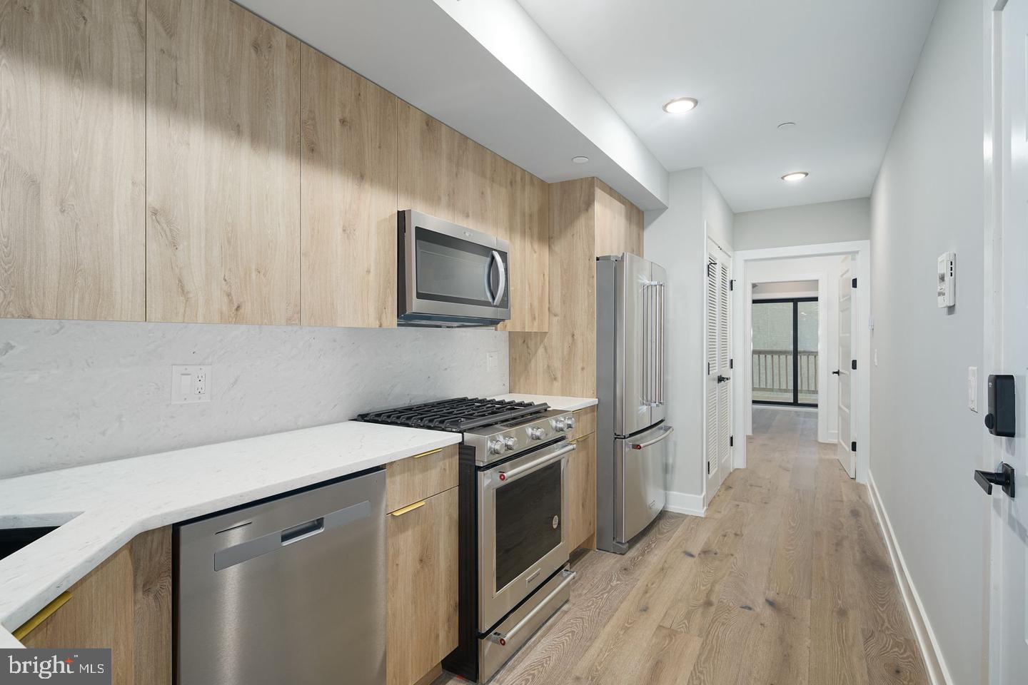 1525 Catharine St #2