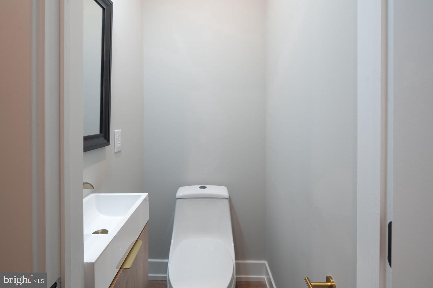 1525 Catharine St #2