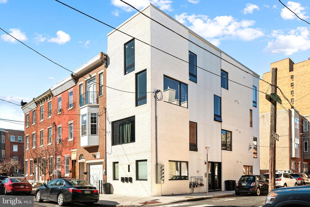 1525 Catharine St #1