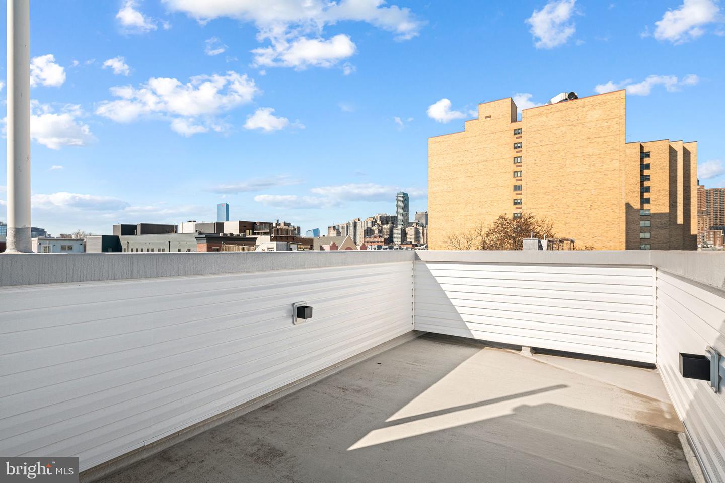1525 Catharine St #3