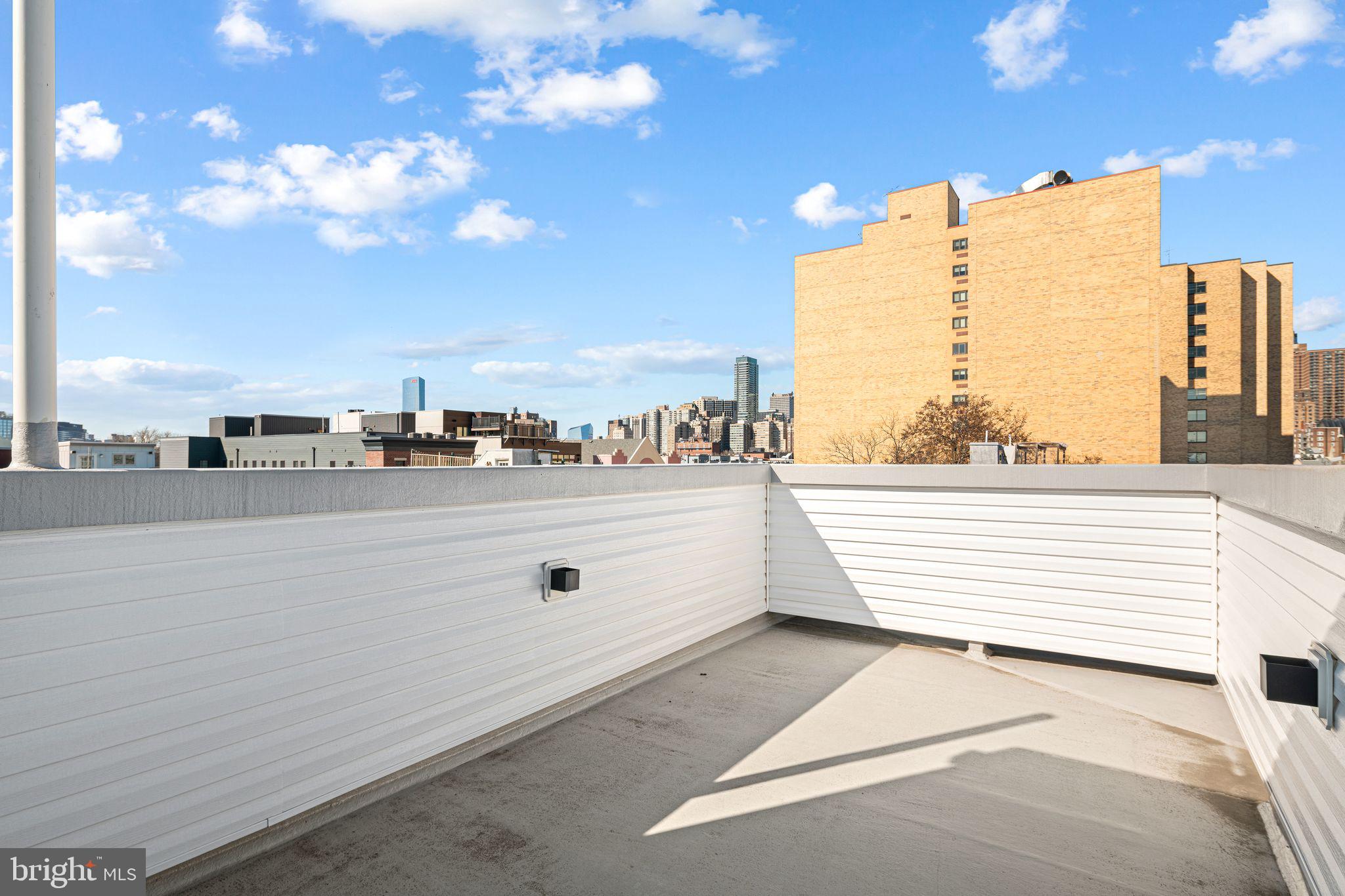 1525 Catharine St #3