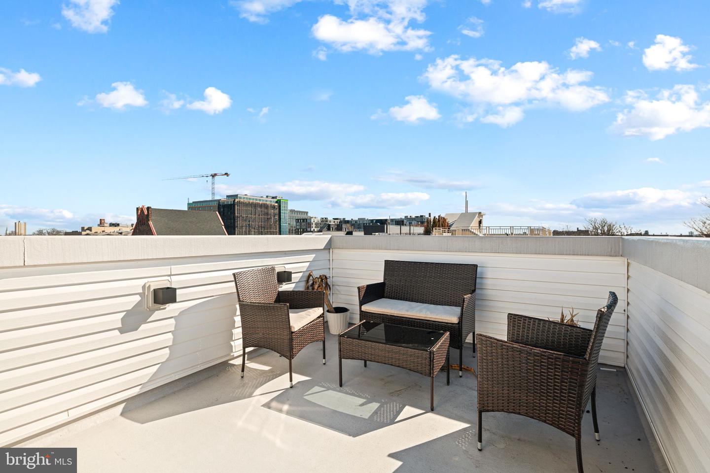 1525 Catharine St #3