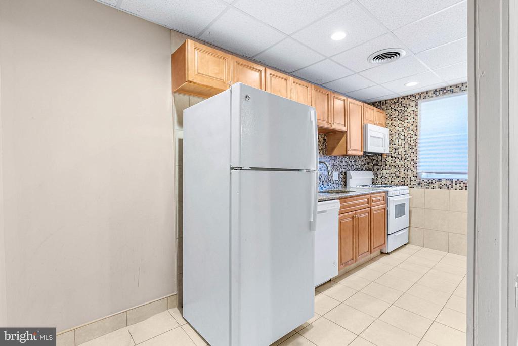 1837 E PASSYUNK AVE #2ND FLR