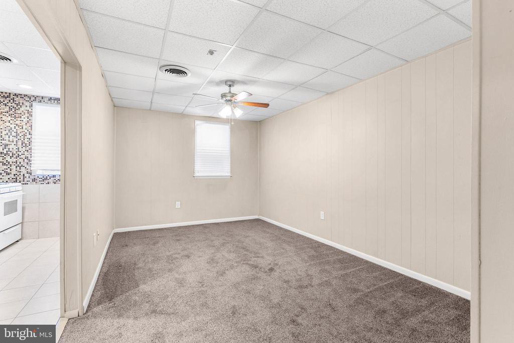 1837 E PASSYUNK AVE #2ND FLR