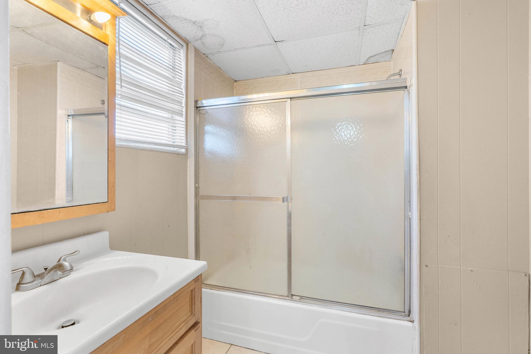 1837 E PASSYUNK AVE #3RD FLR