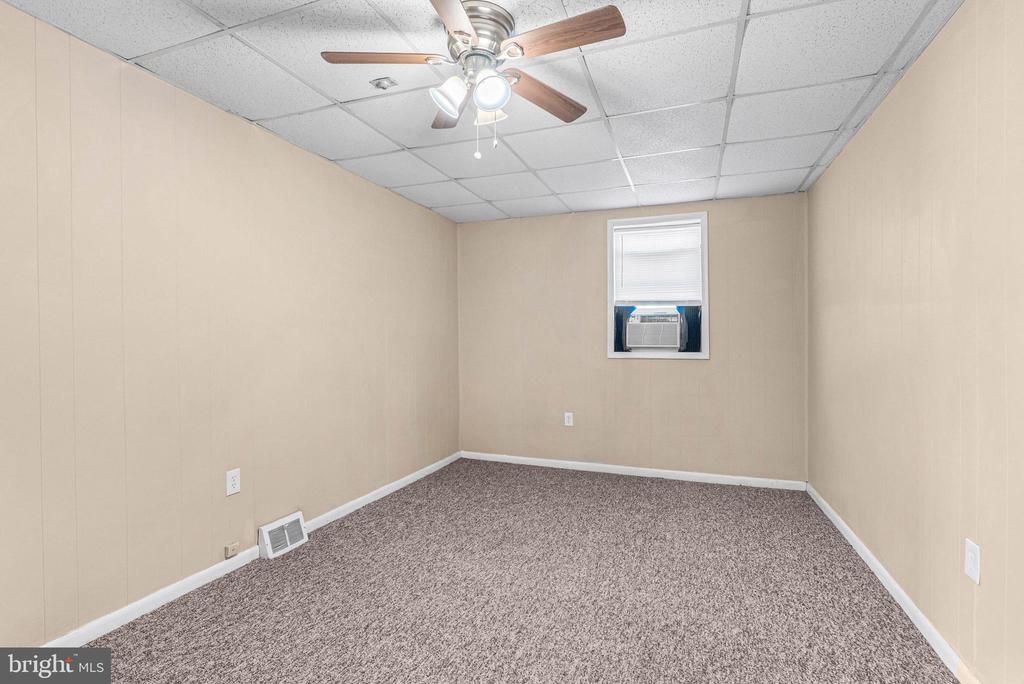 1837 E PASSYUNK AVE #3RD FLR
