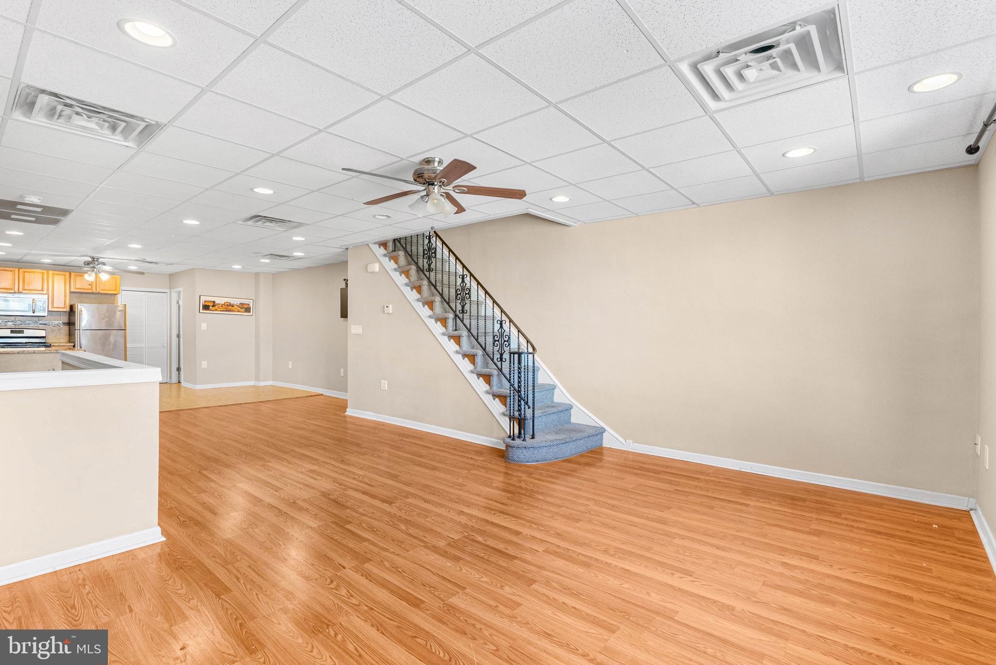 1839 E PASSYUNK AVE #2ND FLR