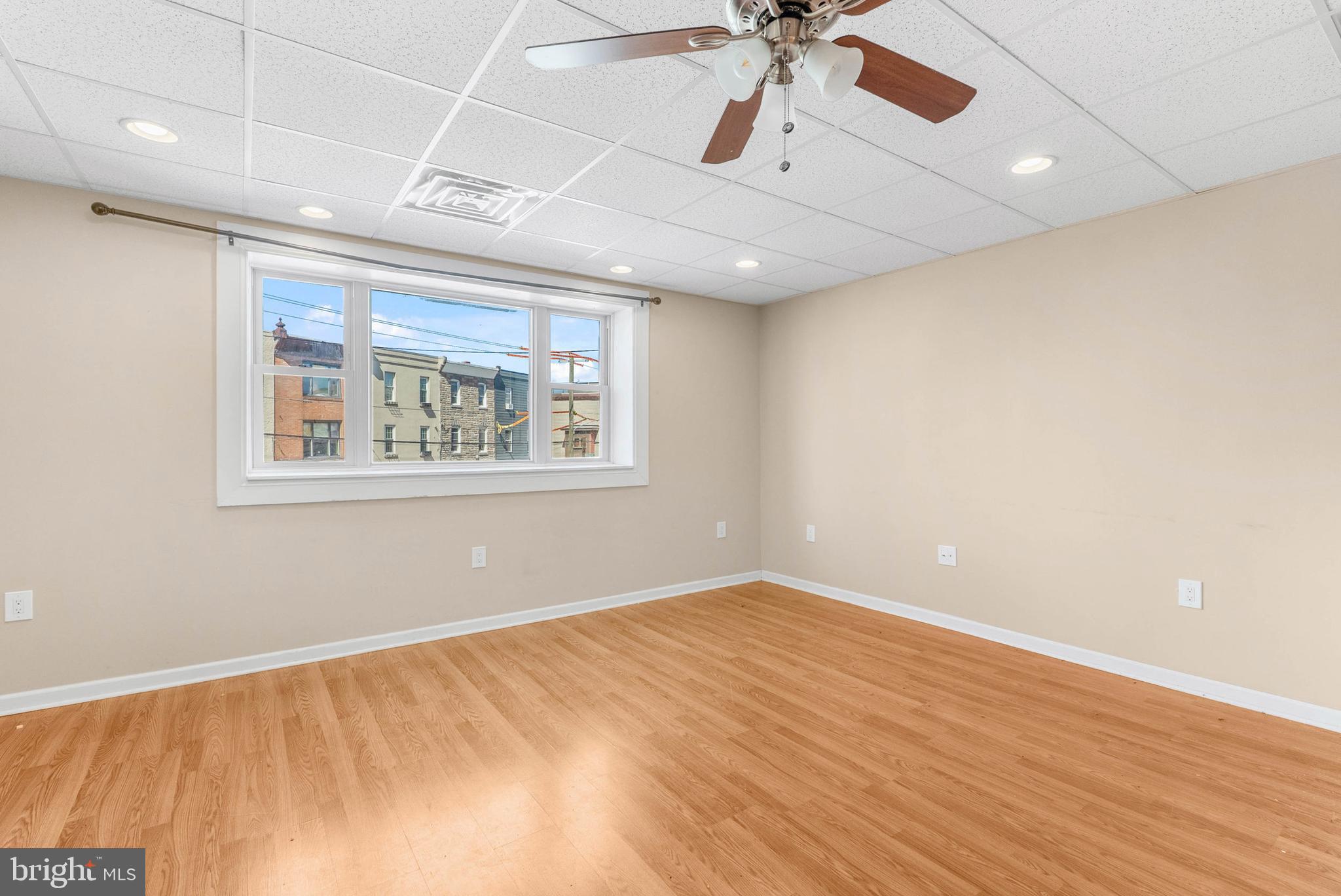 1839 E PASSYUNK AVE #2ND FLR