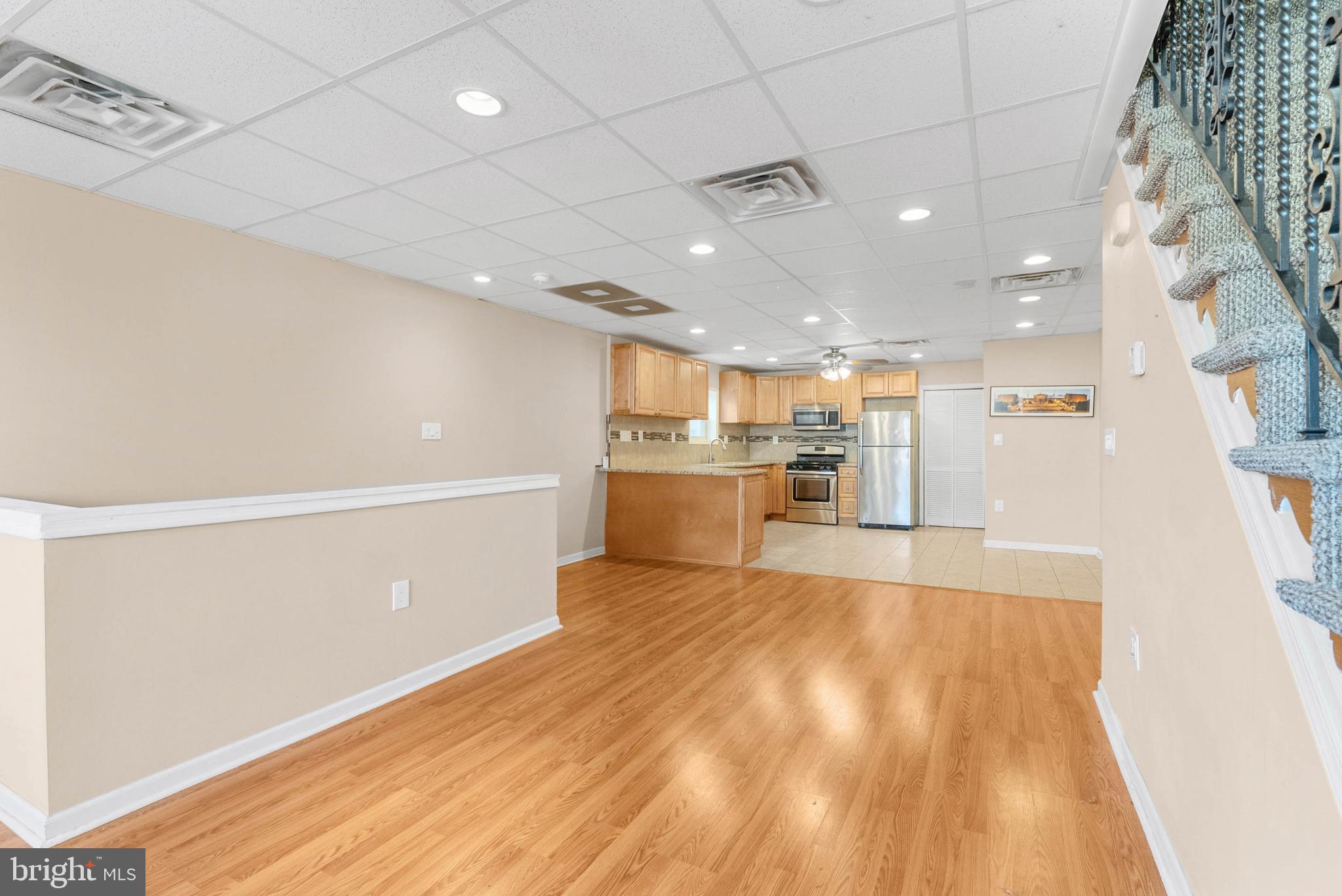 1839 E PASSYUNK AVE #2ND FLR