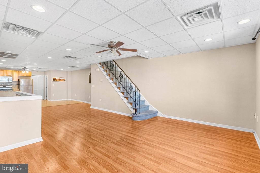 1839 E PASSYUNK AVE #2ND FLR