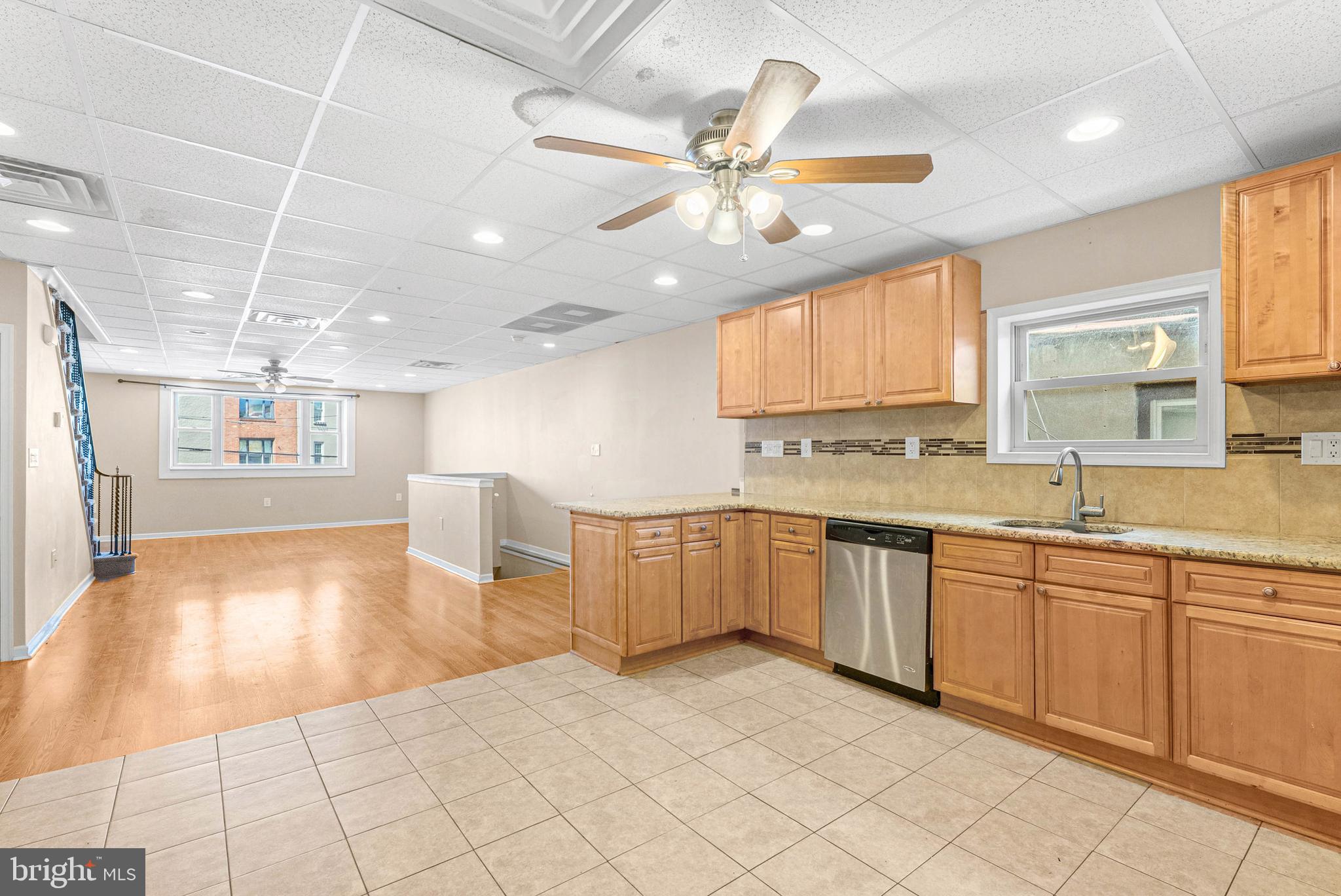 1839 E PASSYUNK AVE #2ND FLR