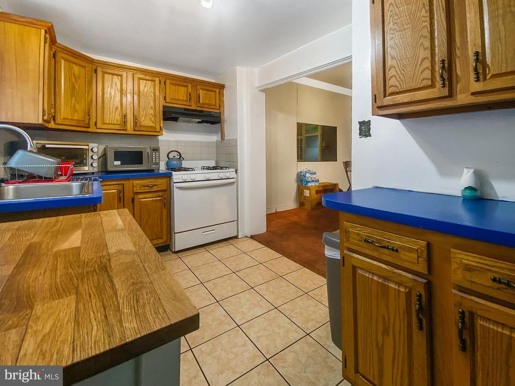 1121 Kimball St
