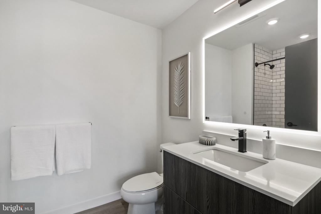 1122 FRANKFORD AVE #418