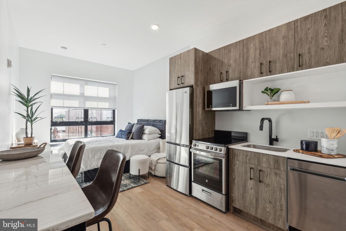 1122 FRANKFORD AVE #418