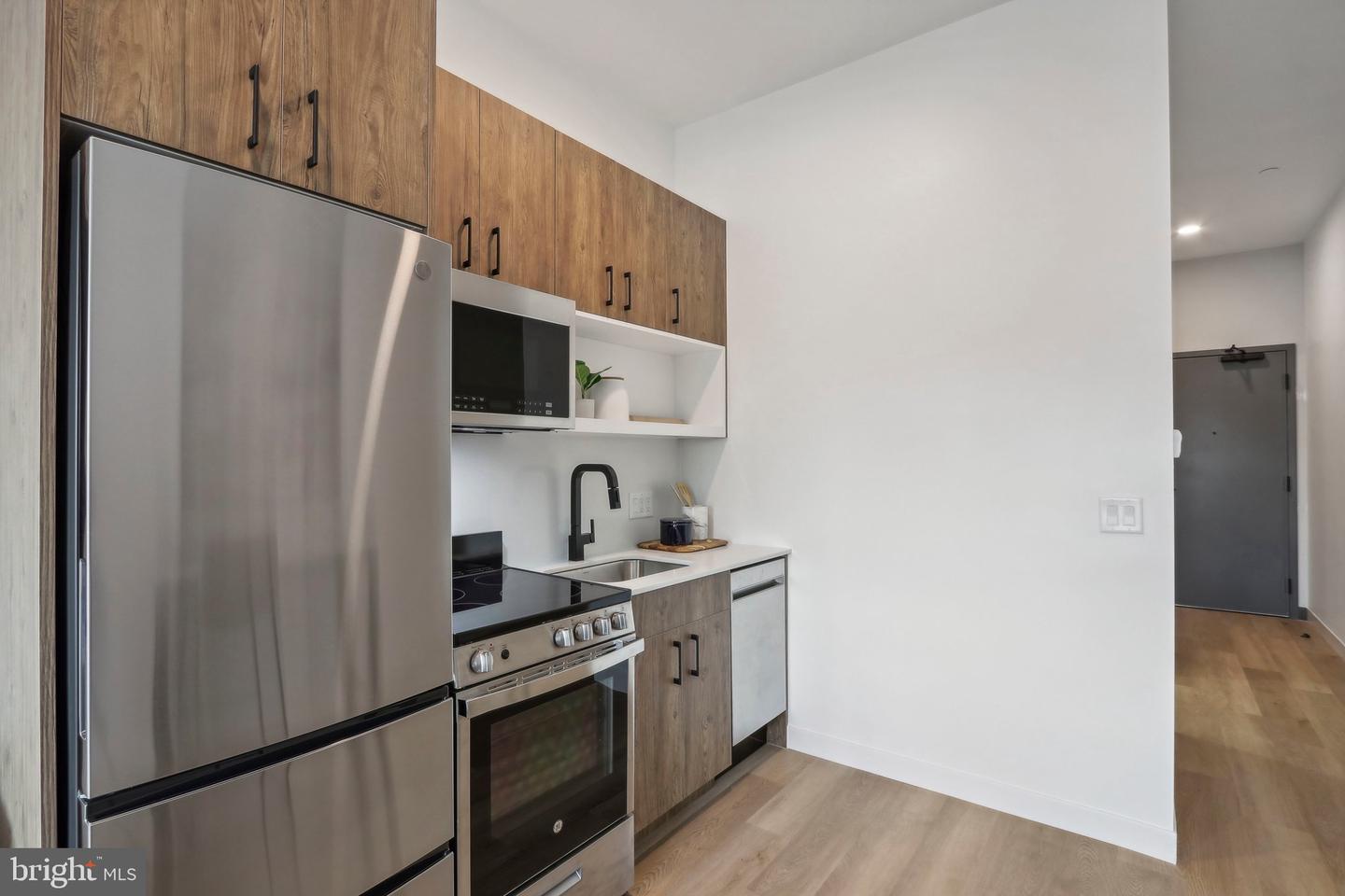 1122 FRANKFORD AVE #418