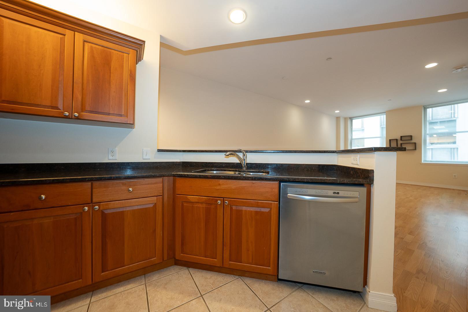 1600-18 Arch St #1116