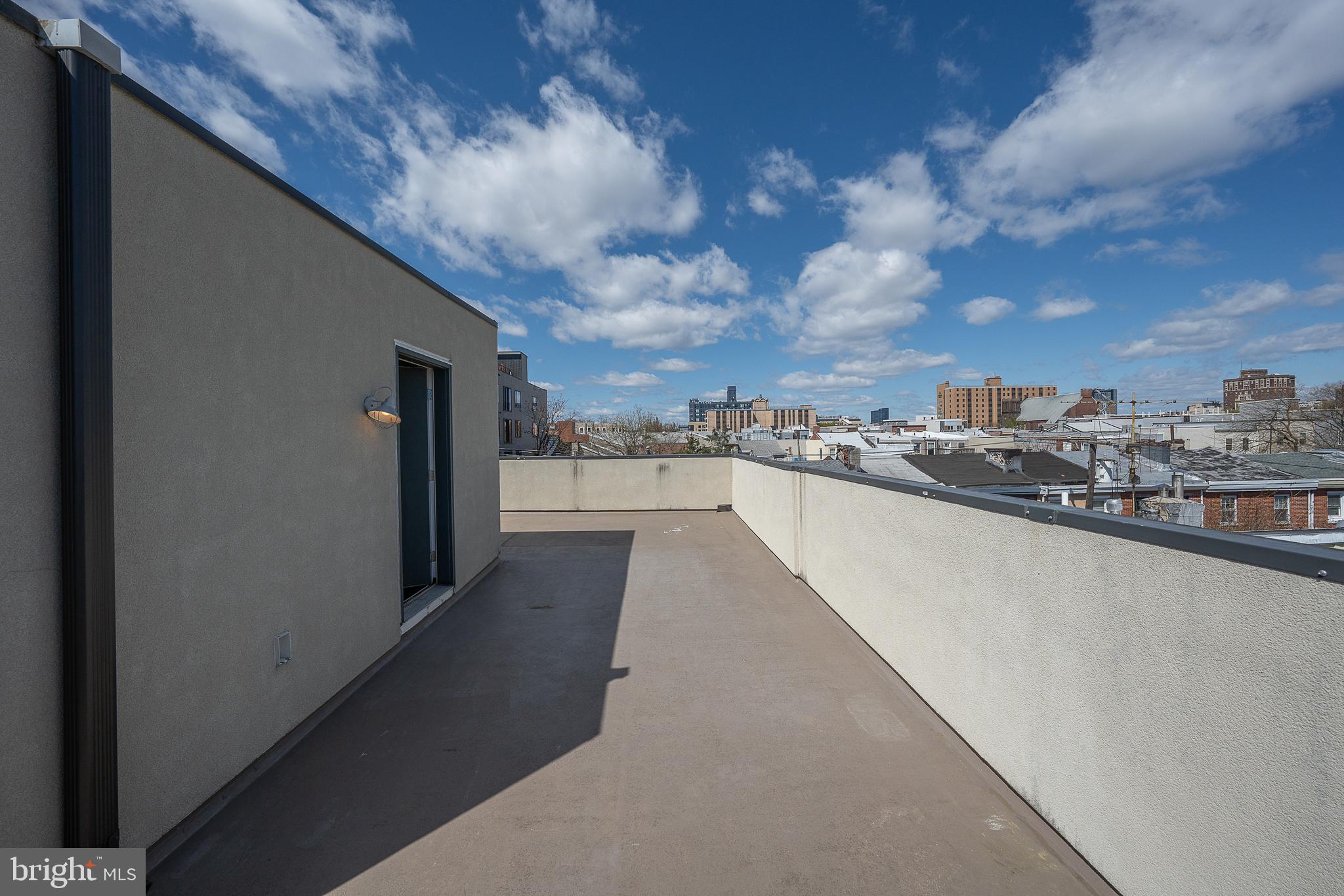 915 N Randolph St